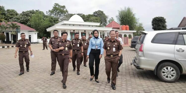 Pertama, Kajati Jambi Elan Suherlan Sidak ke Kajari Tanjabtim