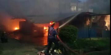 5 Unit Ruko di Samping TVRI Sarolangun Ludes Terbakar