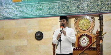Ketua DPRD Provinsi Jambi, Edi Purwanto mengisi pergantian akhir tahun 2022 dengan mengikuti zikir akbar dengan sejumlah unsur forkopimda di kampung halaman, Kabupaten Sarolangun.