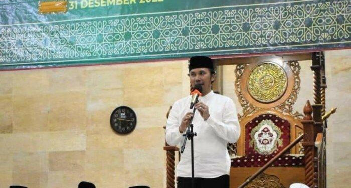 Ketua DPRD Provinsi Jambi, Edi Purwanto mengisi pergantian akhir tahun 2022 dengan mengikuti zikir akbar dengan sejumlah unsur forkopimda di kampung halaman, Kabupaten Sarolangun.