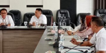 Kasubbag Humas DPRD Jambi Terima Stuba Setwan DPRD Kerinci Bahas Tunjungan Transportasi-perumahan di DPRD Kerinci.