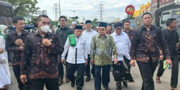 Berjalan Kaki Sejauh 5 KM, Gubernur Jambi Al Haris Tempuh Demi Ikuti Resepsi Puncak 1 Abad NU