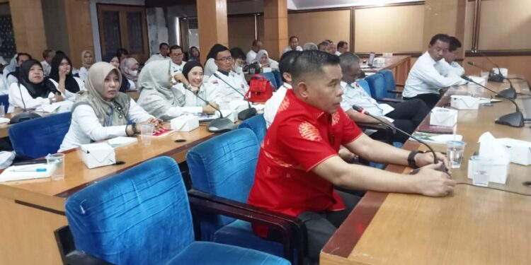 Fadli Sudria saat menghadiri konsultasi publik rencana awal RKPD Pemprov Jambi Tahun 2024, pada Rabu (1/2)
