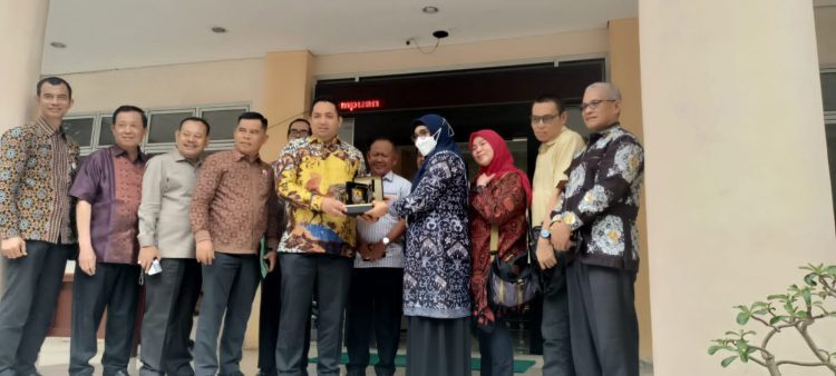 Komisi IV DPRD Provinsi Jambi Studi Stuba ke Dinas Pemberdayaan Perlindungan Anak dan KB Provinsi Sumbar
