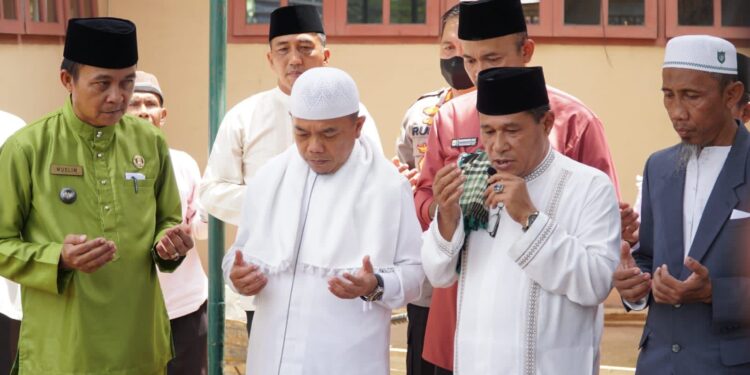 Al Haris :  Makmurkan Masjid Sebagai  Pusat  Kegiatan Keagamaan