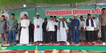 Gubernur Jambi Al Haris Manqiban Bersama KH Taufiqurrahman Muzaky di Sridadi
