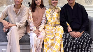 Iis Dahlia Beri Klarifikasi Setelah Video Suaminya Mencium Anak Gadisnya Heboh