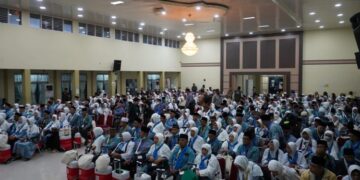 Gubernur Al Haris Lepas 373 Calon Jemaah Haji