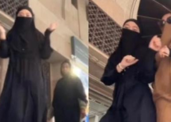 Bikin Malu! Wanita Bercadar Asal Indonesia Joget Tiktok di Madinah