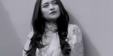 Mengejutkan! Nathalie Holscher Buka Hijab Usai Anak Sembuh