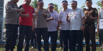Bersama Polda Jambi, Ketua DPRD Jambi Tanam Pohon di Danau Sipin.