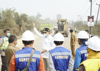 Edi Purwanto Tinjau Dua Ruas Jalan Pembangunan Lewat Program Inpres