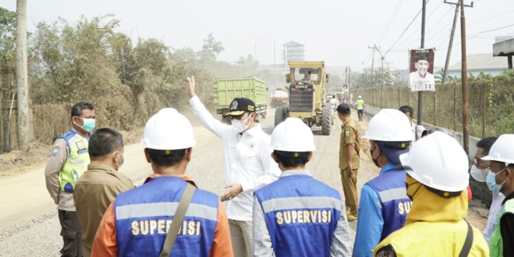 Edi Purwanto Tinjau Dua Ruas Jalan Pembangunan Lewat Program Inpres