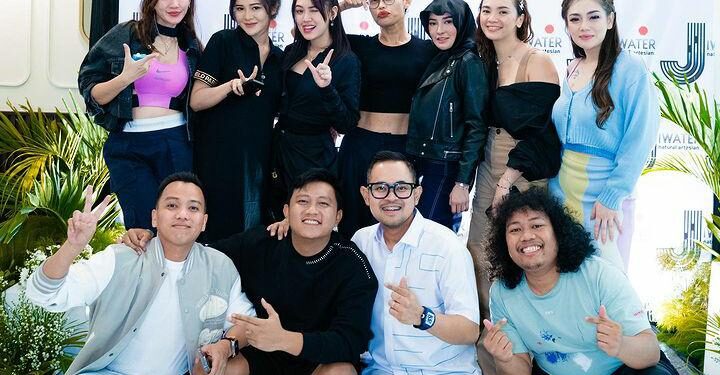 Heboh! Happy Asmara, Denny Caknan dan Bella Bonita Satu Frame