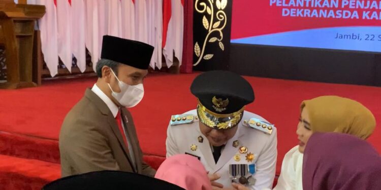 Edi Purwanto Hadiri Pelantikan Pejabat Bupati Merangin