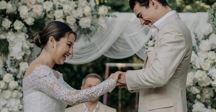 Lepas Lahirkan Anak Pertama, Jennifer Coppen dan Dali Wassink Menikah