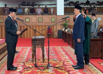 Ketua DPRD Jambi Pimpin Paripurna  Sumpah PAW M Asriadi