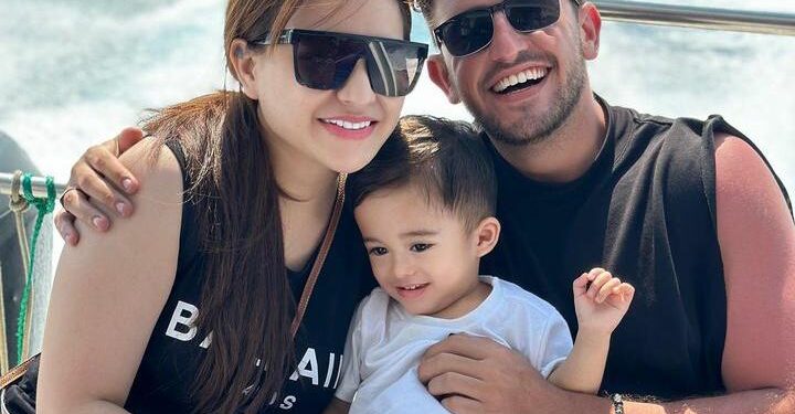 Dicibir Netizen, Belum Lama Putus Nathalie Holcher Gandeng Bule