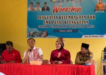 Sambangi SMK 1 Tebo, Edi Purwanto Beri Motivasi Pendidikan