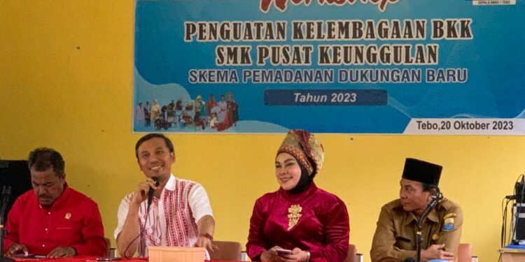 Sambangi SMK 1 Tebo, Edi Purwanto Beri Motivasi Pendidikan