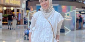 Suami Diduga Selingkuh, Okie Agustina Curhat di Sosial Media