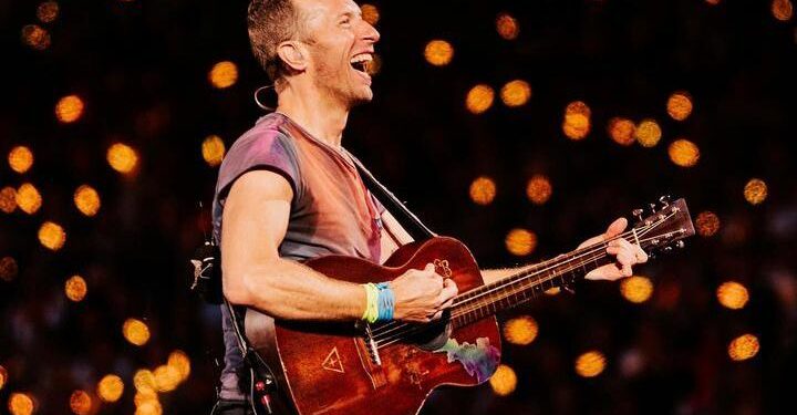 Chris Martin Jadi Perbincangan Ketika Coldplay Gelar Konser di Indonesia