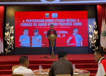 Edi Purwanto Serahkan Bonus Atlit Kormi Peraih Mendali di Fornas Jabar