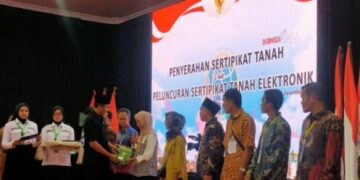 Ketua DPRD, Edi Purwanto Hadiri Peluncuran Seritifikat Tanah Elektronik Program BPN