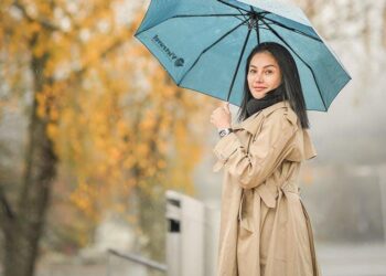 Nikita Mirzani Jenguk Mantan Aktor Fahmi Bo, Tuai Pujian Netizen