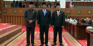 Al Mushari dan Rukiya Alfa Robi Resmi diangkat PAW DPRD Jambi