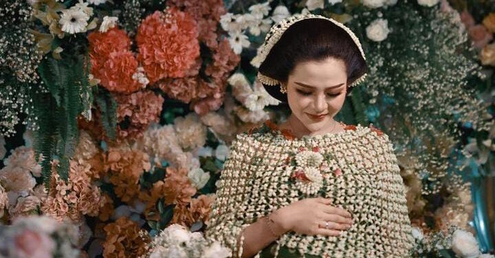 Sadis! Bella Bonita Dianggap Hamil Duluan Sebab Gelar Mitoni