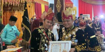 Hadiri Penyerahan Gelar Adat Jambi ke 13 Tokoh, Ini Kata Edi Purwanto!