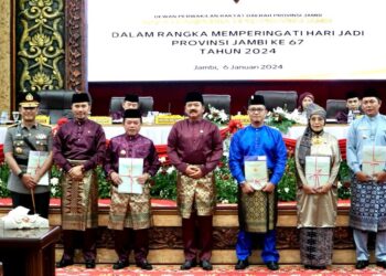 Edi Purwanto Sampaikan Capain DPRD Jambi selama dilantik hingga Akhir 2023 di Paripurna HUT Jambi ke 67.