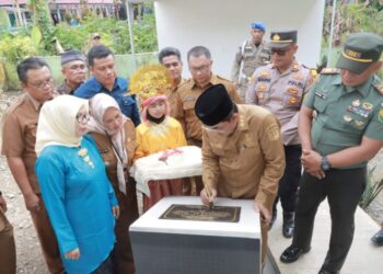 Bupati Tanjab Barat Resmikan Mushola Al-Majid SDN 008/V Merlung