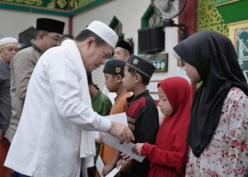 Al Haris Ajak Siswa SMA dan SMK Kuala Tungkal Disiplin Bangun Subuh