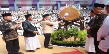 Gubernur Al Haris Hadiahkan 5 Umroh Gratis Untuk Guru dan Siswa Penghafal Al Qur’an