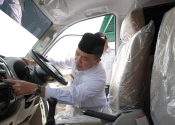 Tingkatkan Pelayanan Kesehatan RS Kerinci, Pemprov Serahkan Bantuan Mobil Ambulance