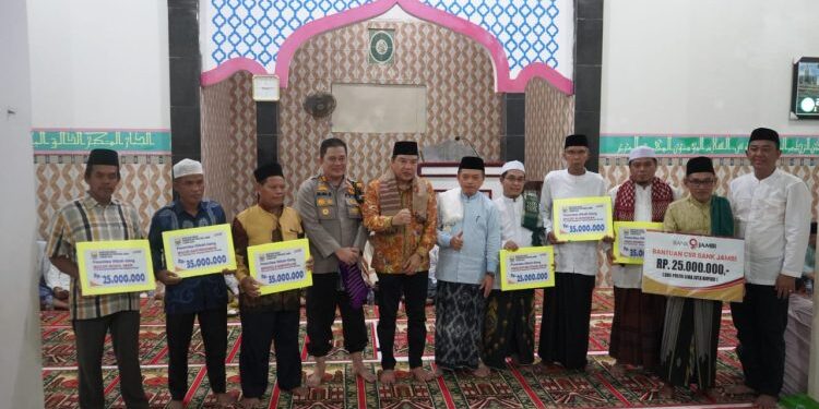 Gubernur Al Haris Safari Rmadhan ke Masjid Muhajirin Desa Meranti