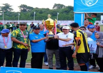 Wagub Sani Tutup Turnamen Sepak Bola Gubernur Cup Tahun 2024