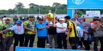 Wagub Sani Tutup Turnamen Sepak Bola Gubernur Cup Tahun 2024