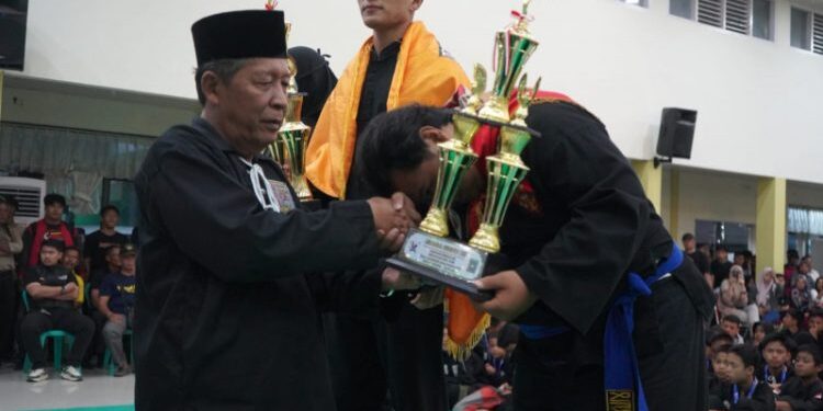 Wagub Sani Resmi Tutup Kejuaraan Pencak Silat PSHT Open Piala Gubernur Jambi