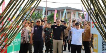 Bupati Tanjab Barat Dampingi Menparekraf RI Tinjau Kegiatan Bazar Ramadan Tahun 2024