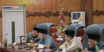Bupati Tanjung Jabung Barat, Drs. H. Anwar Sadat, M.Ag Hadiri Buka Bersama dengan Pimpinan dan Anggota DPRD
