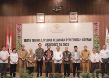Bupati Tanjab Barat Serahkan LKPD Unaudited T. A 2023 Ke BPK RI Perwakilan Provinsi Jambi