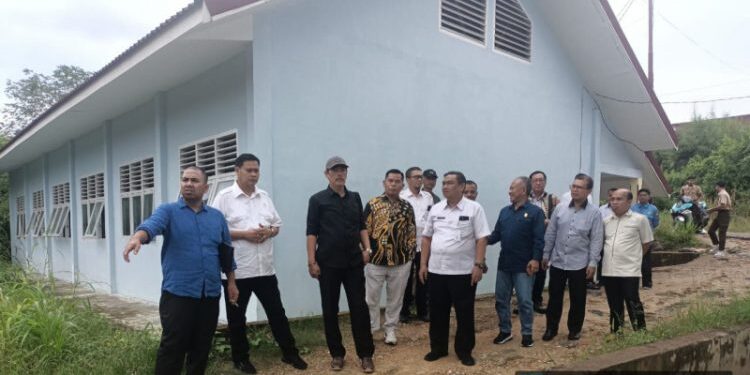 Pansus IV DPRD Jambi Kunjungi SMAN 12 dan 13 Kota Jambi Soroti Saran Dan Prasarana Sekolah