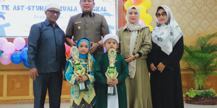 Wabup Tanjab Barat Ajak Siswa untuk Berbuat Baik, Rajin Belajar serta Hormati Guru