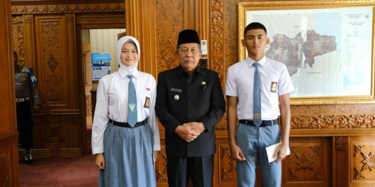 Rahma dan Alfadillah, Paskibraka Terbaik Jambi Siap Kibarkan Duplikat Bendera Pusaka di IKN