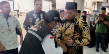 Komisi IV DPRD Provinsi Jambi Sambut Kepulangan Jamaah Haji Jambi Klotre 25 di Batam