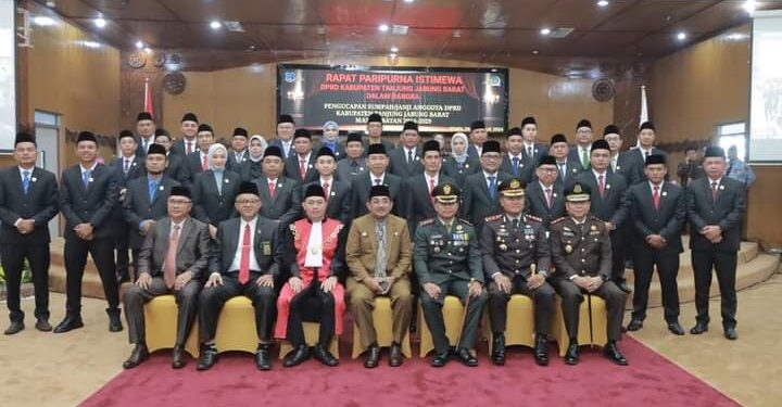 Bupati Anwar Sadat Hadiri Pelantikan 35 Anggota DPRD Tanjab Barat Periode 2024-2029