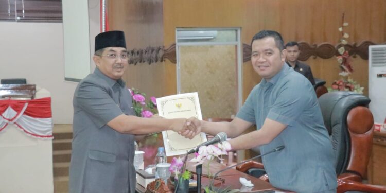 Bupati Anwar Sadat Paparkan Prioritas Anggaran 2025 di Rapat Paripurna DPRD Tanjab Barat